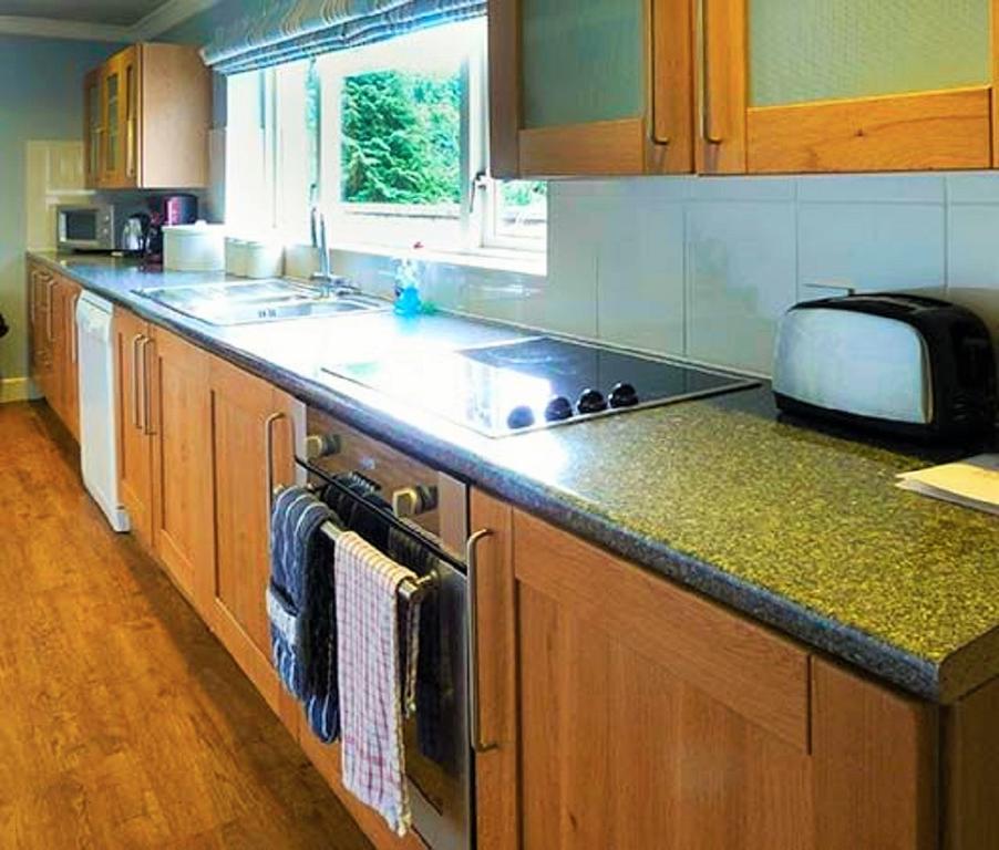 Riverview Country Park Hotel Форес Стая снимка