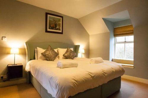 Riverview Country Park Hotel Форес Екстериор снимка